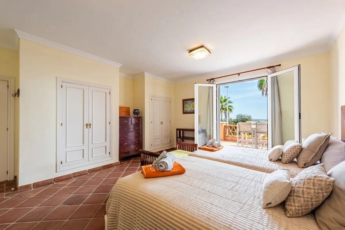 6ed97582-ac15-4d45-b312-ac4ff9339703