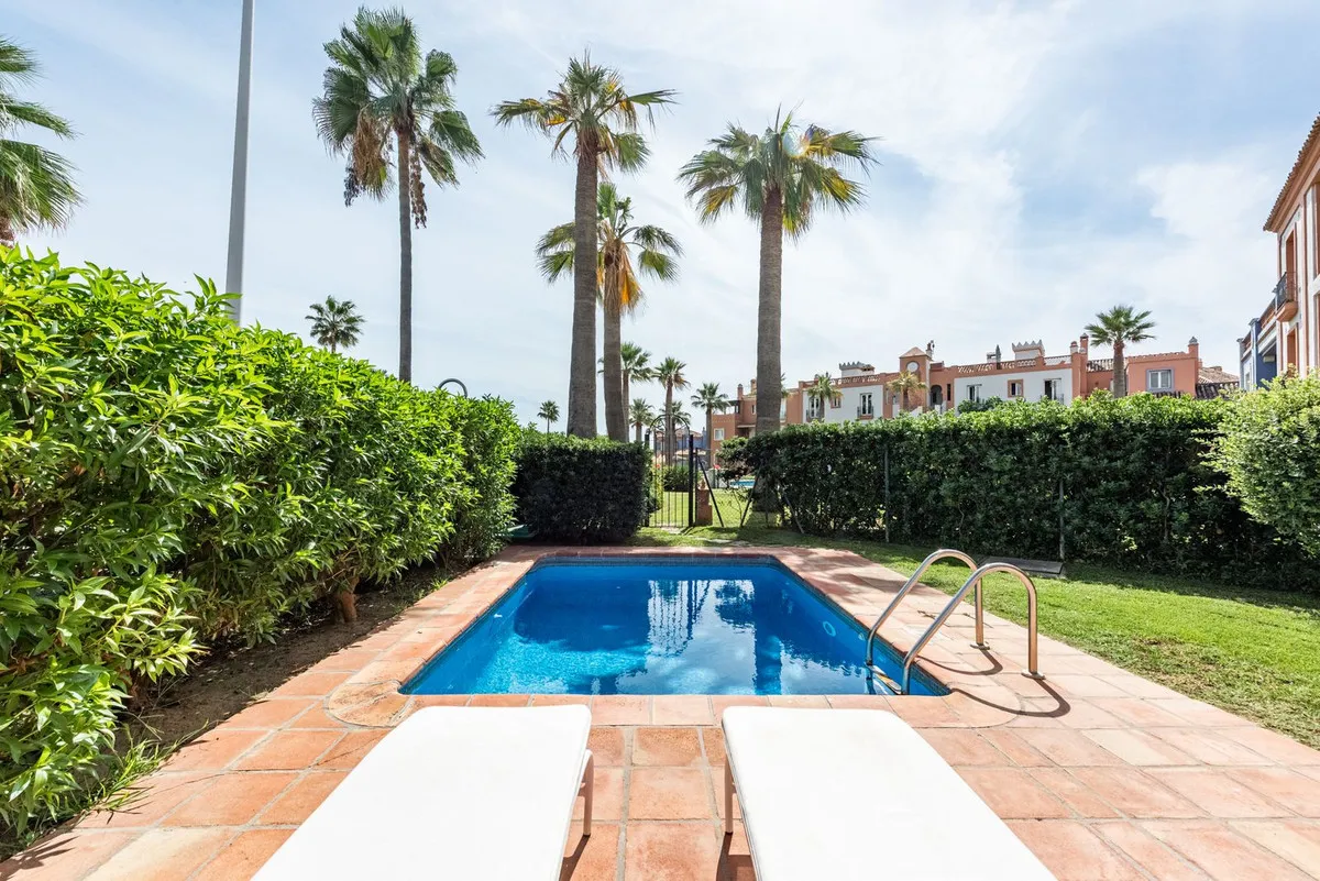 8a9b54b0-2f9b-4c0a-b5bc-93a7fbee2fa1