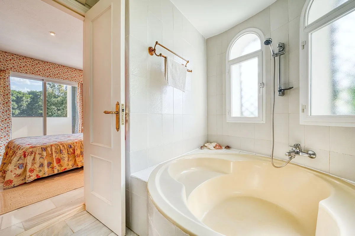 2aa1b2f6-a730-409e-a412-8f9a3aeb42ca