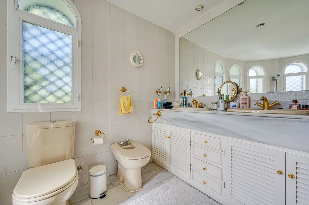 85eec9ca-4a59-4445-b261-12102b0929c6