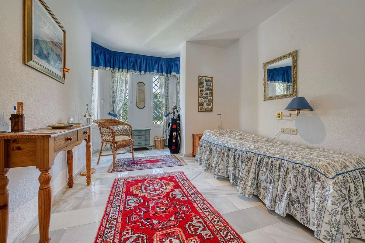 aac46733-740b-4e37-bebb-2b38fce8da11