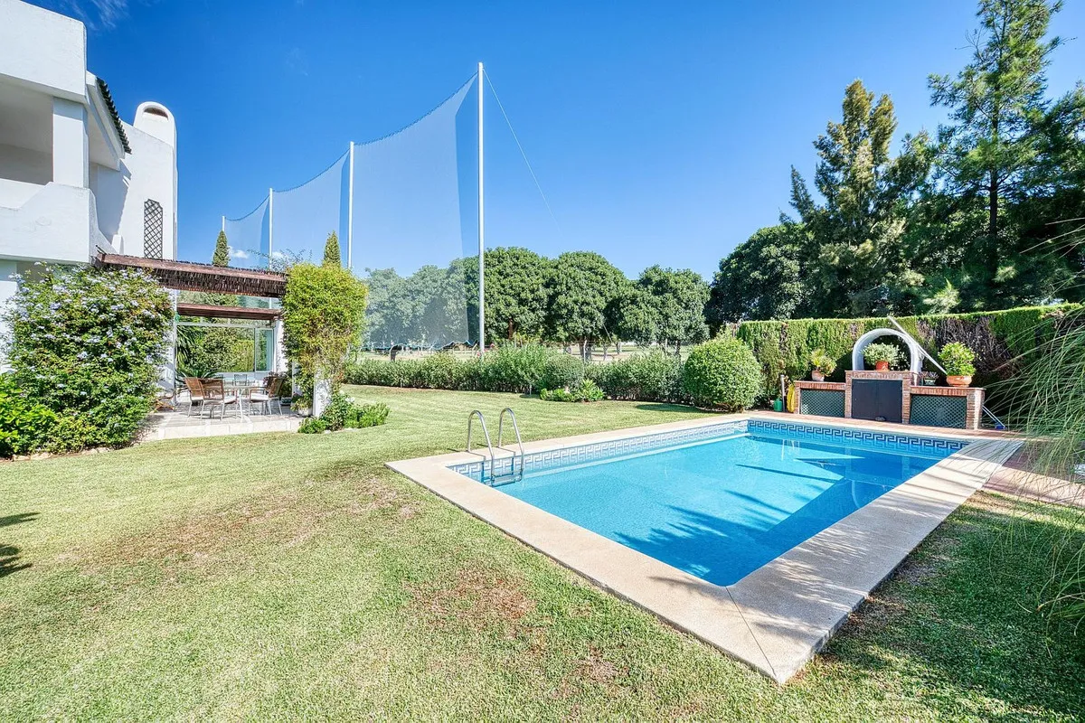 e3e62a0d-abff-4141-83c2-24094a699d8b