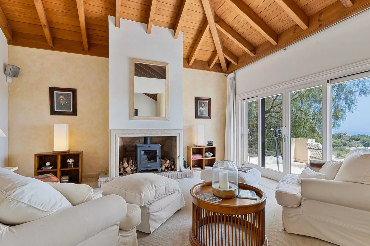 e6b8a9ad-32d0-4f45-847b-836f771648f7