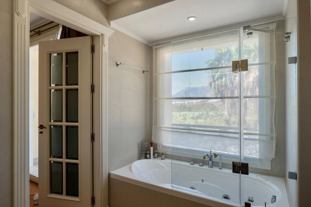 76bda93d-664b-41da-b649-05fde7cfcdfc