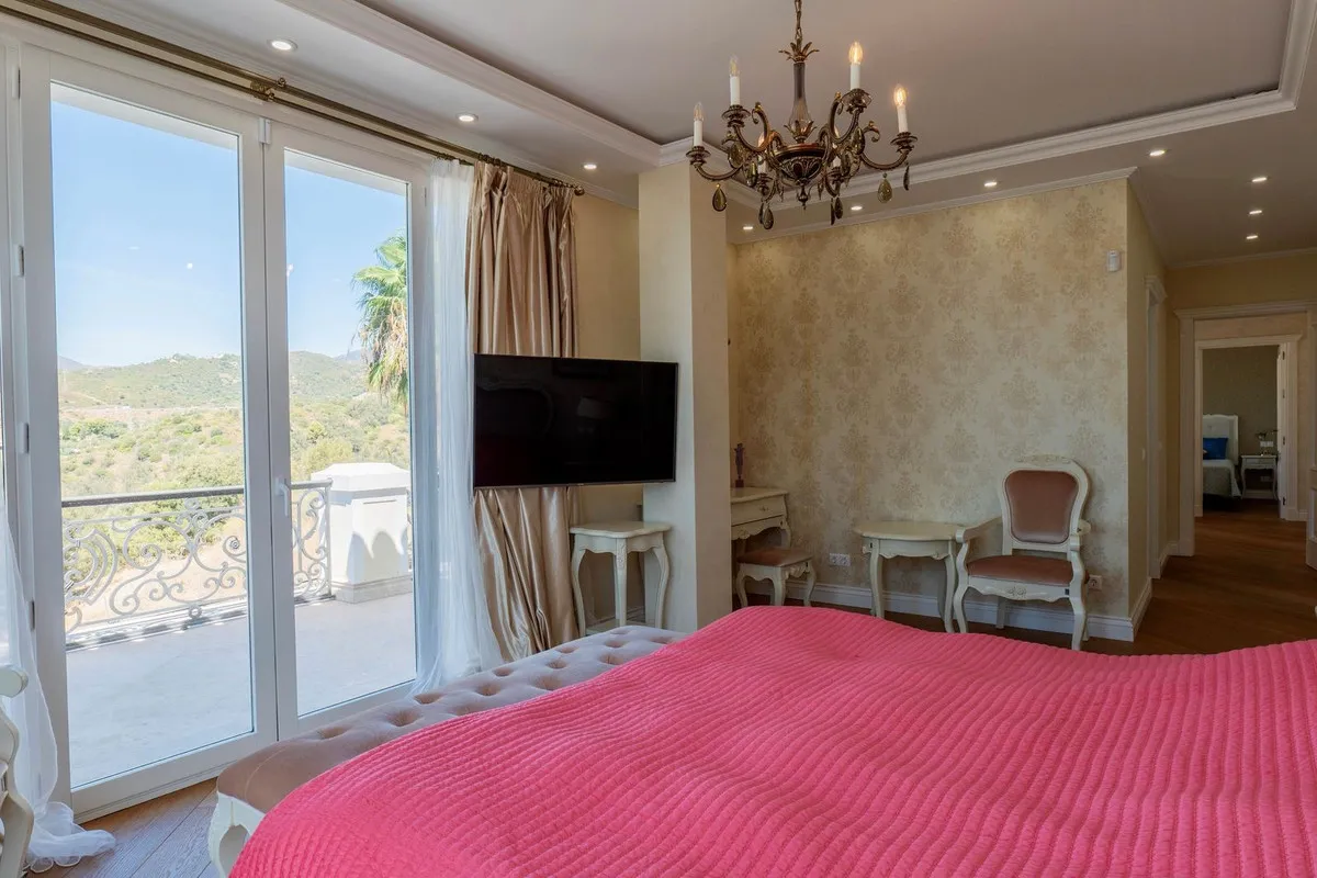 aac9b966-30b4-41ef-963a-48931535effc