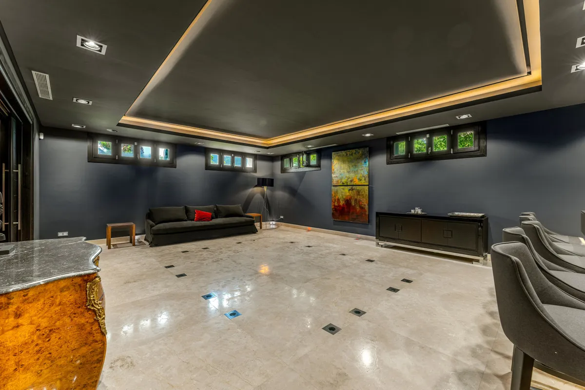 2a04aea4-6adb-41cc-9a9d-7b1b26c06c43