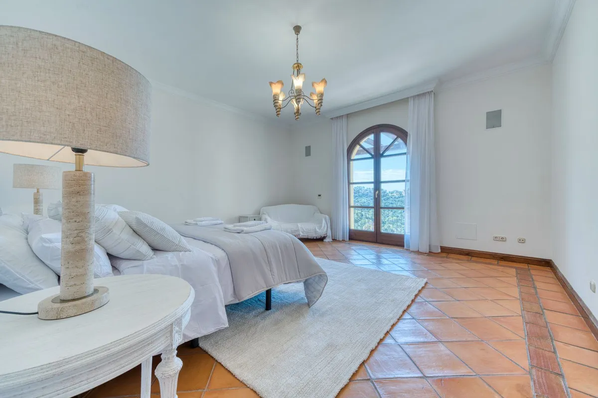 6bd4f2d9-4e1f-44aa-963d-73567a593083