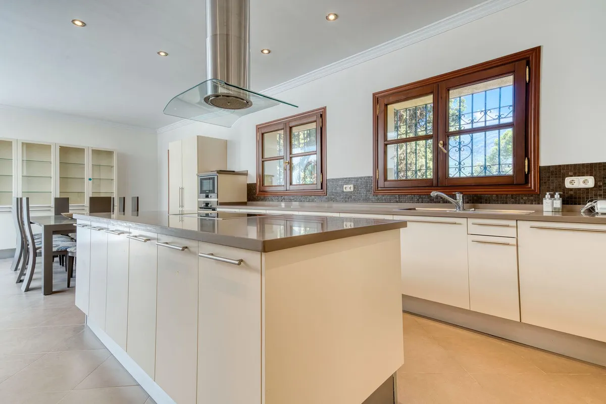 f70f1d41-8a42-4f52-93c9-1bdc2ae3a3cc