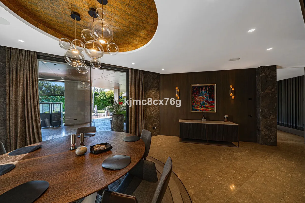 093c4fe8-bd0c-46bb-a07a-14dd31d8d7f1