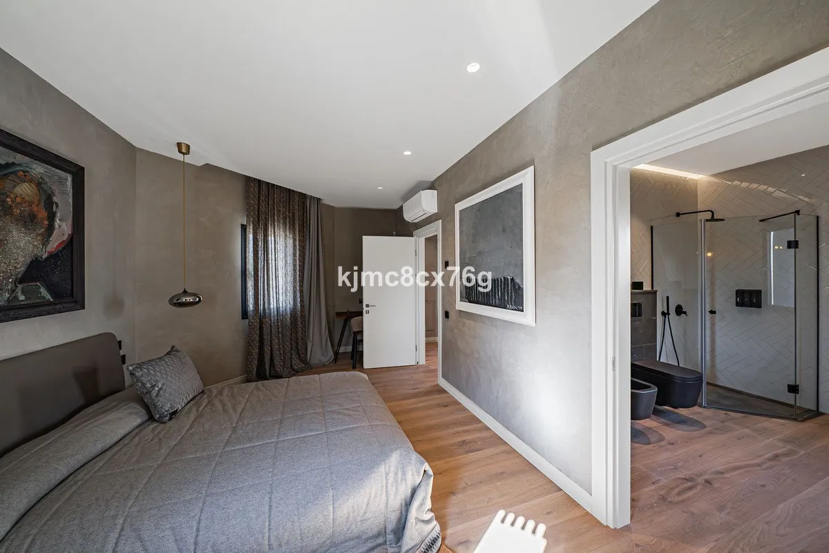 4a940a5b-89d7-459e-81ae-3fefa7dec055