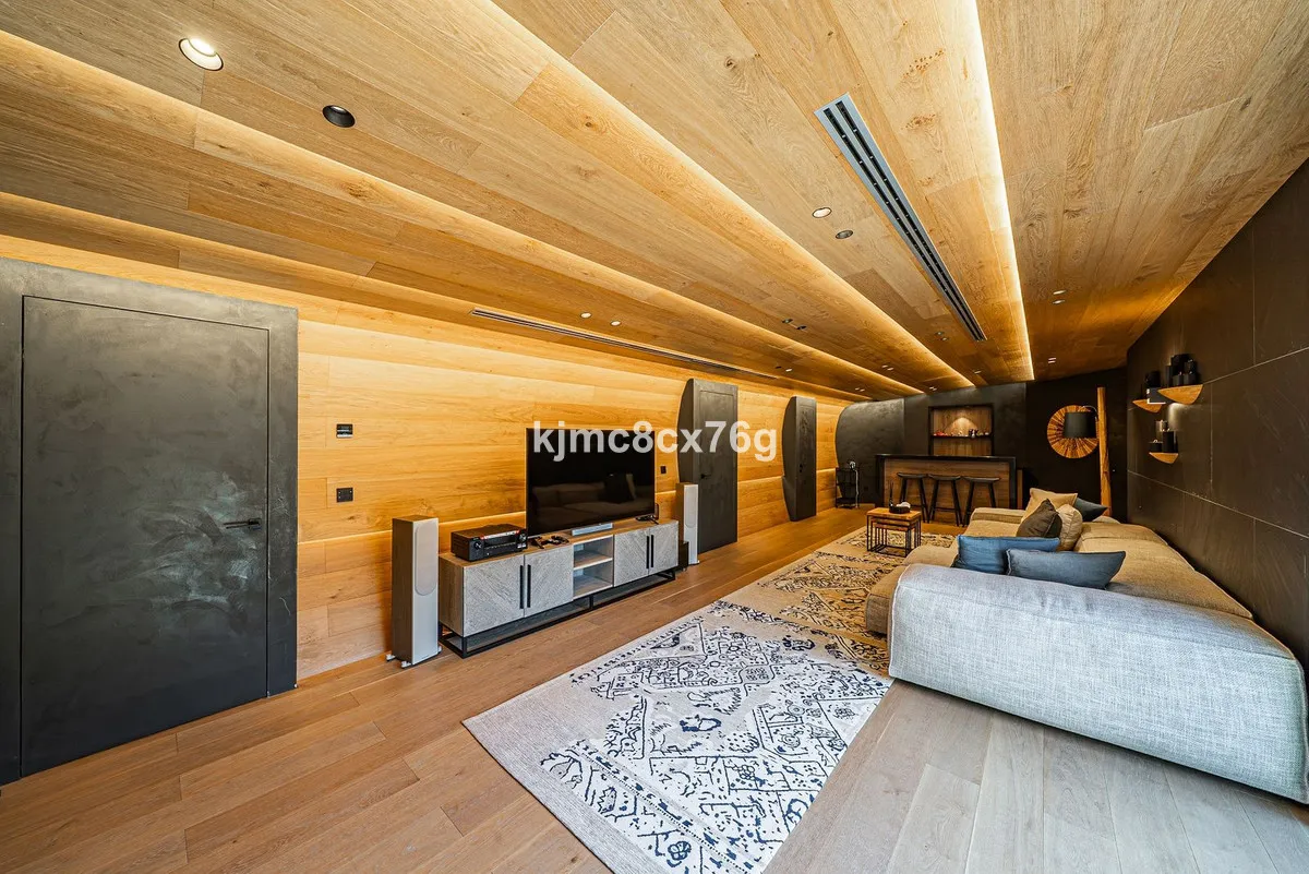 7d32dd7c-7a36-4c06-ae33-87c389857866