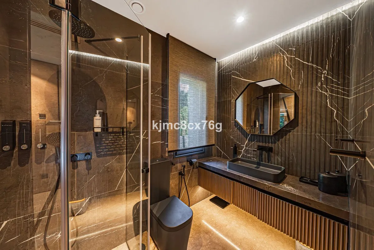 956706d1-bf5b-48ba-bd16-4c94803fe888