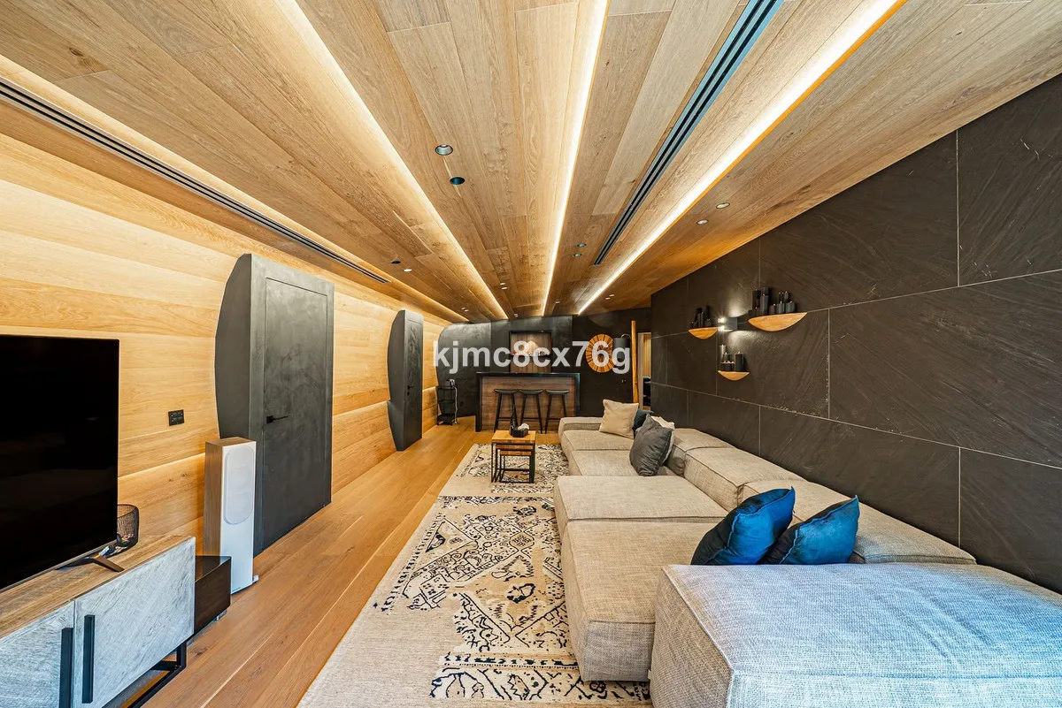 b1132982-9373-46cf-9fdc-9ee0486a8075