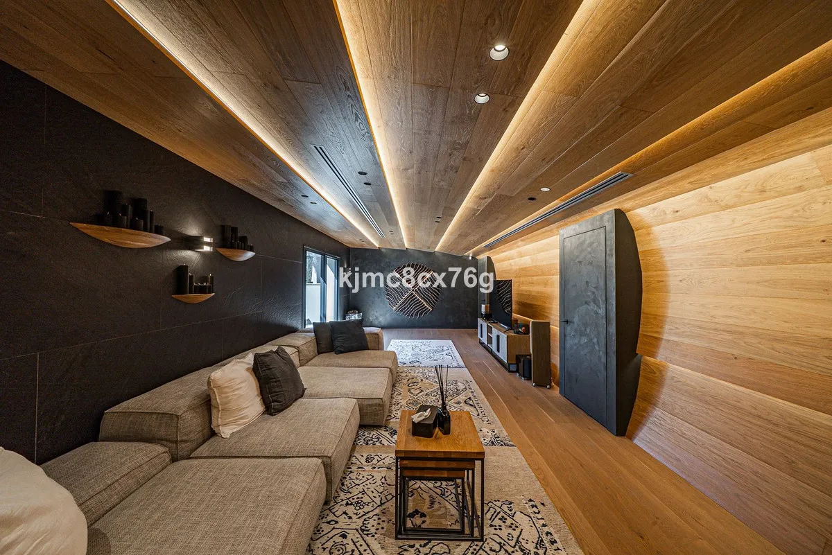 b2a6214d-849b-45d9-bacd-b49894dd5f6f