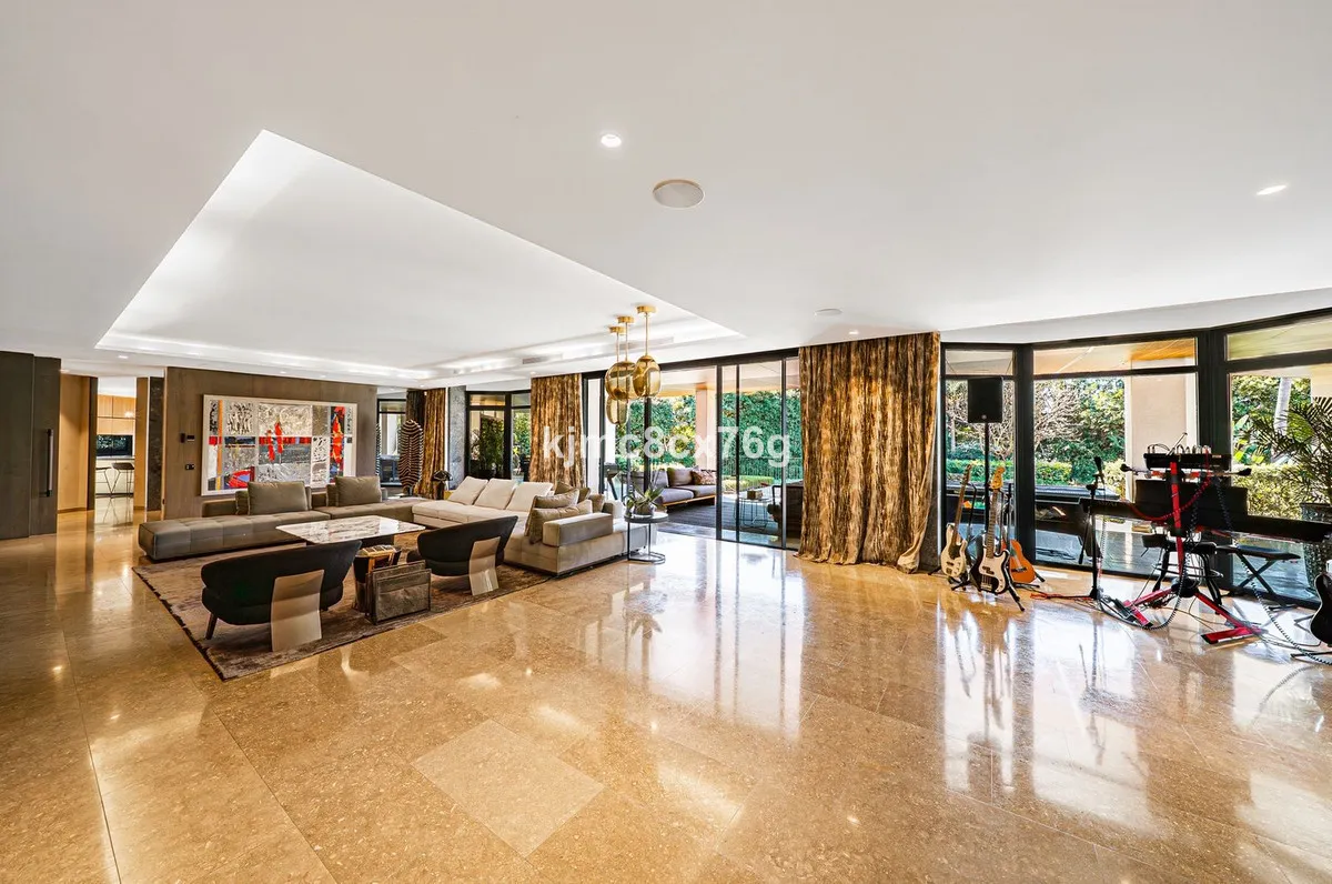 c6bfcf9e-342d-48a3-9a17-018fe0cb9ac9