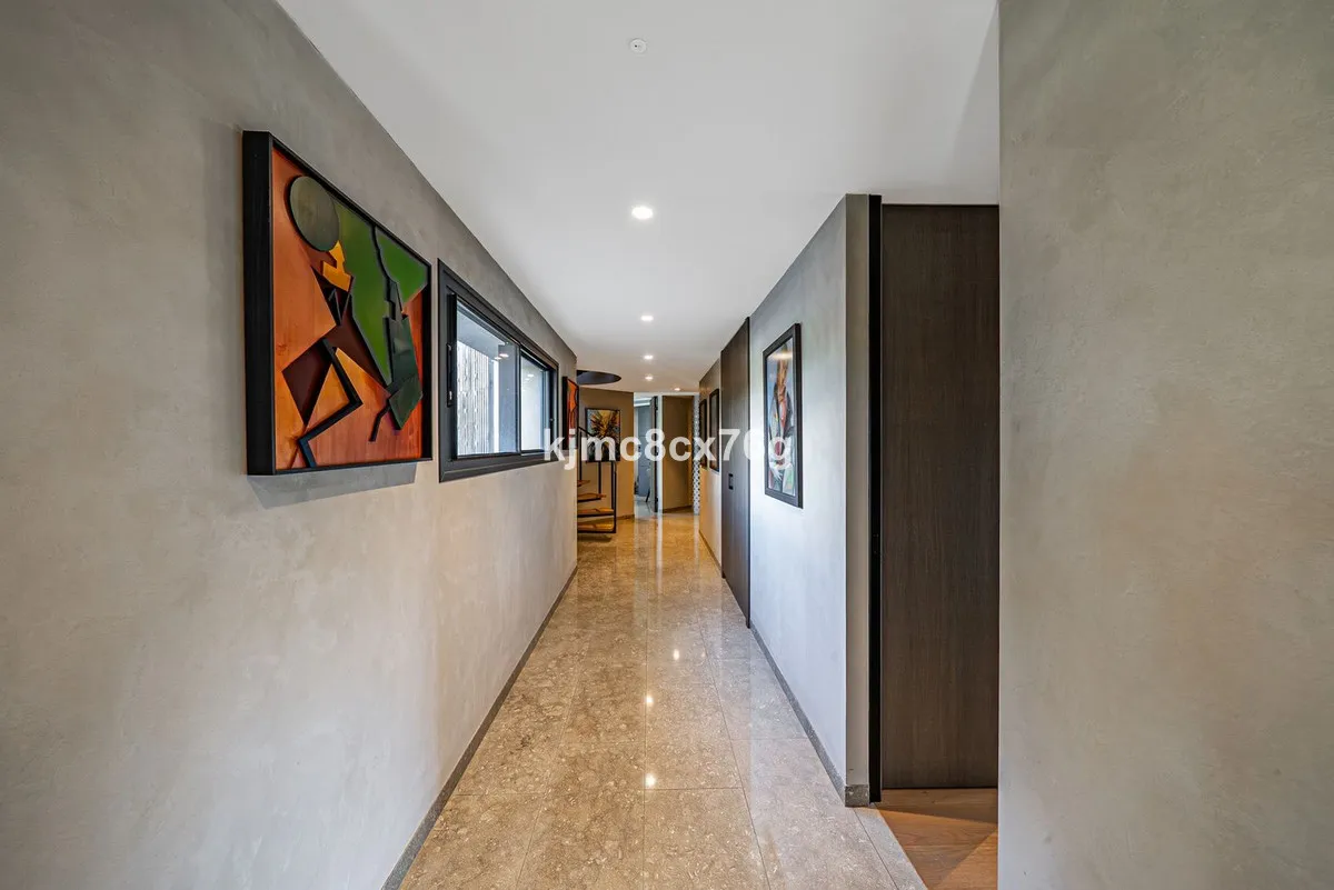 ff803839-6350-4c6f-93ed-9b77e52fb570