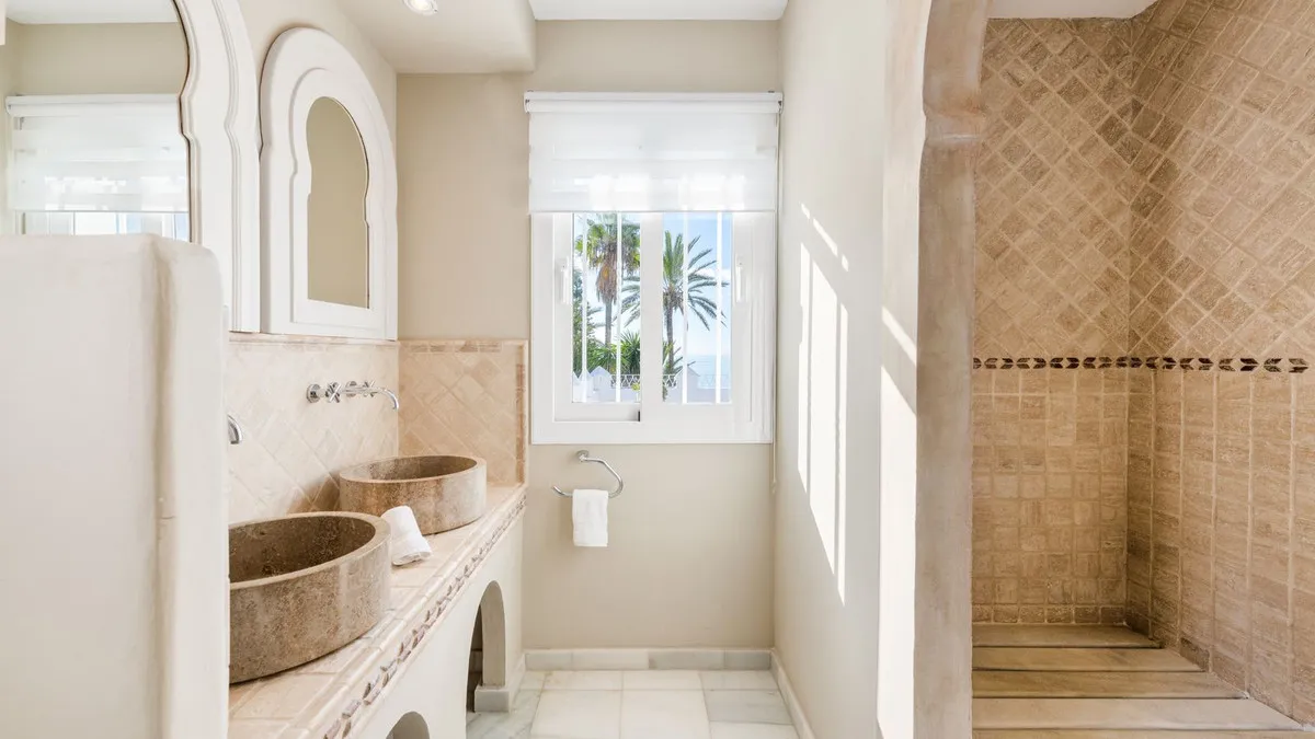 9a4caf49-1b3e-4ca2-9796-910a5d31c233