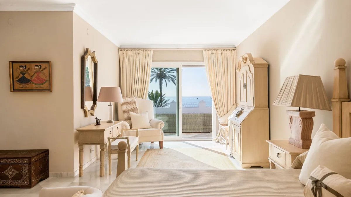 ee07c5b9-0e0a-429d-8179-fbf3c1ae1866