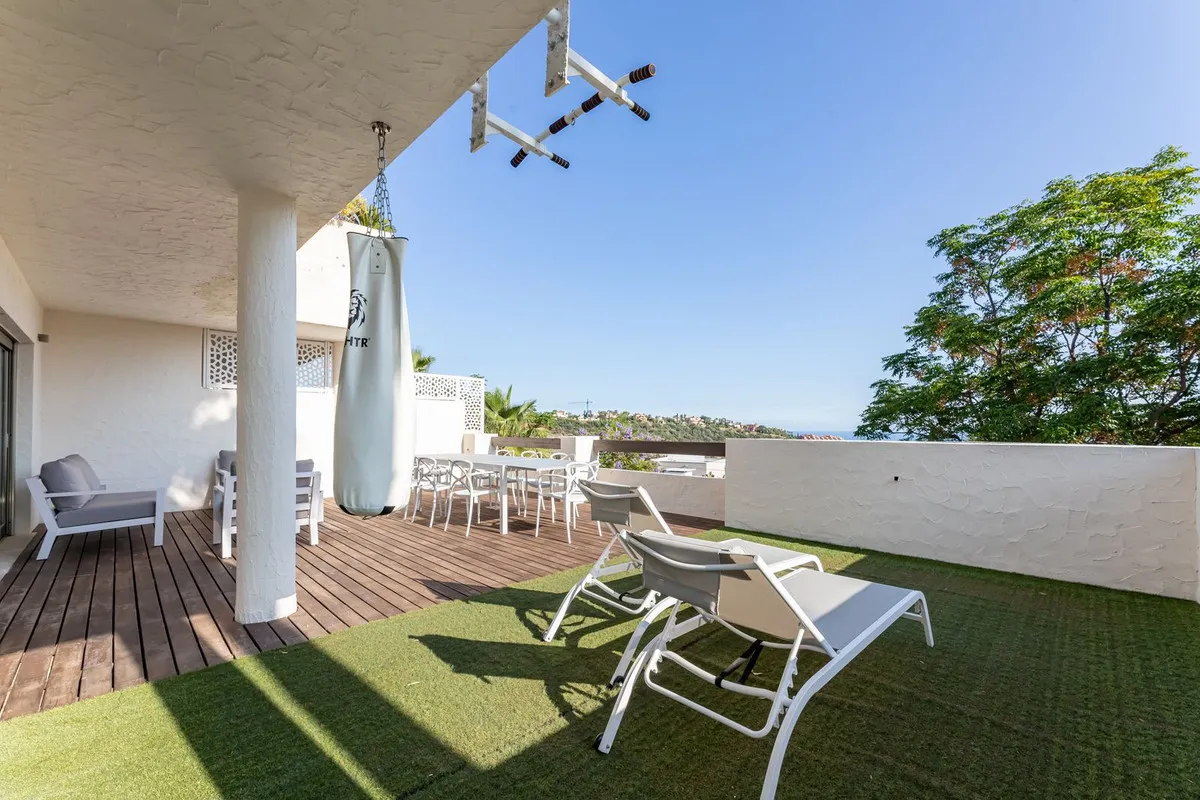 8eede16c-80a7-4924-9f60-765cdfa67e5b