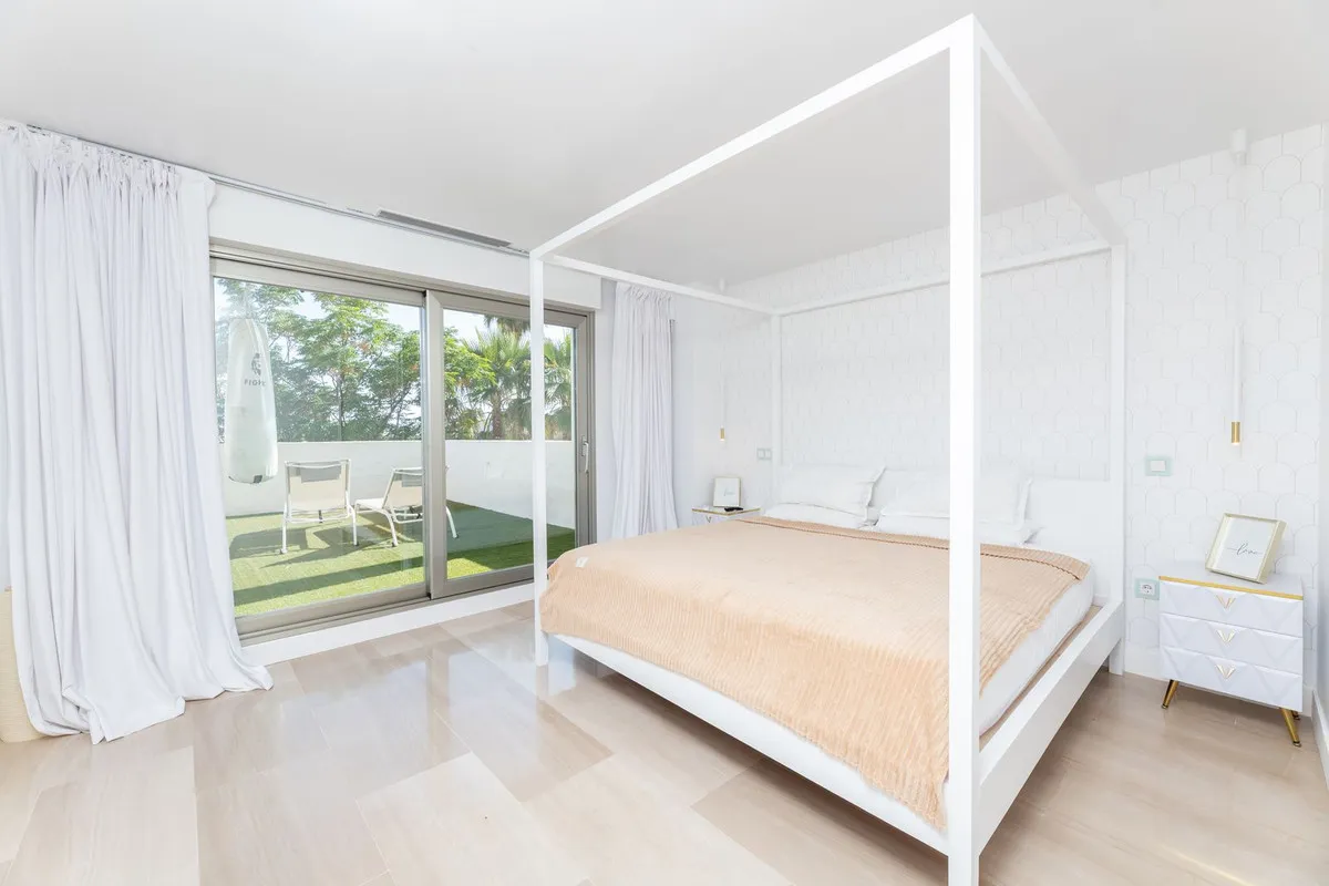 b096f61b-8e03-42da-a367-a6e084f716b0