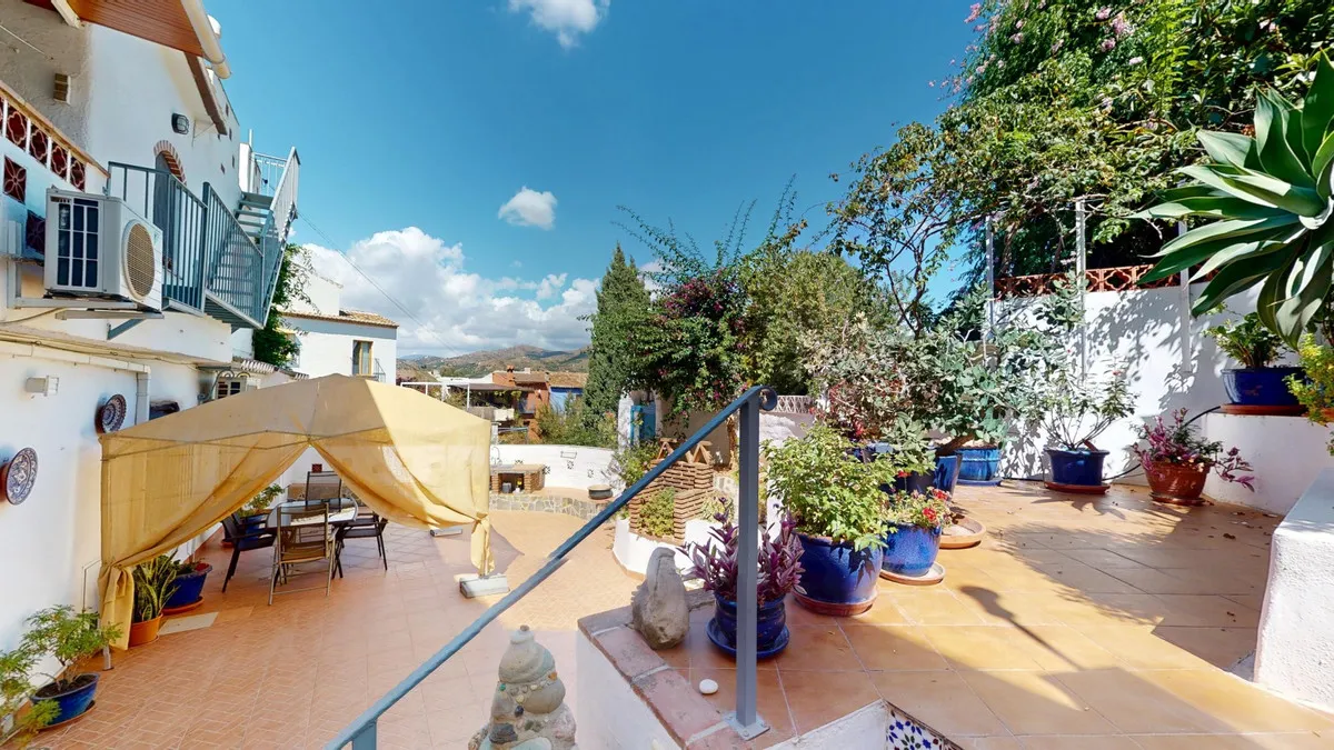 27d937a8-8dd4-418f-924d-208ee29c9b2f