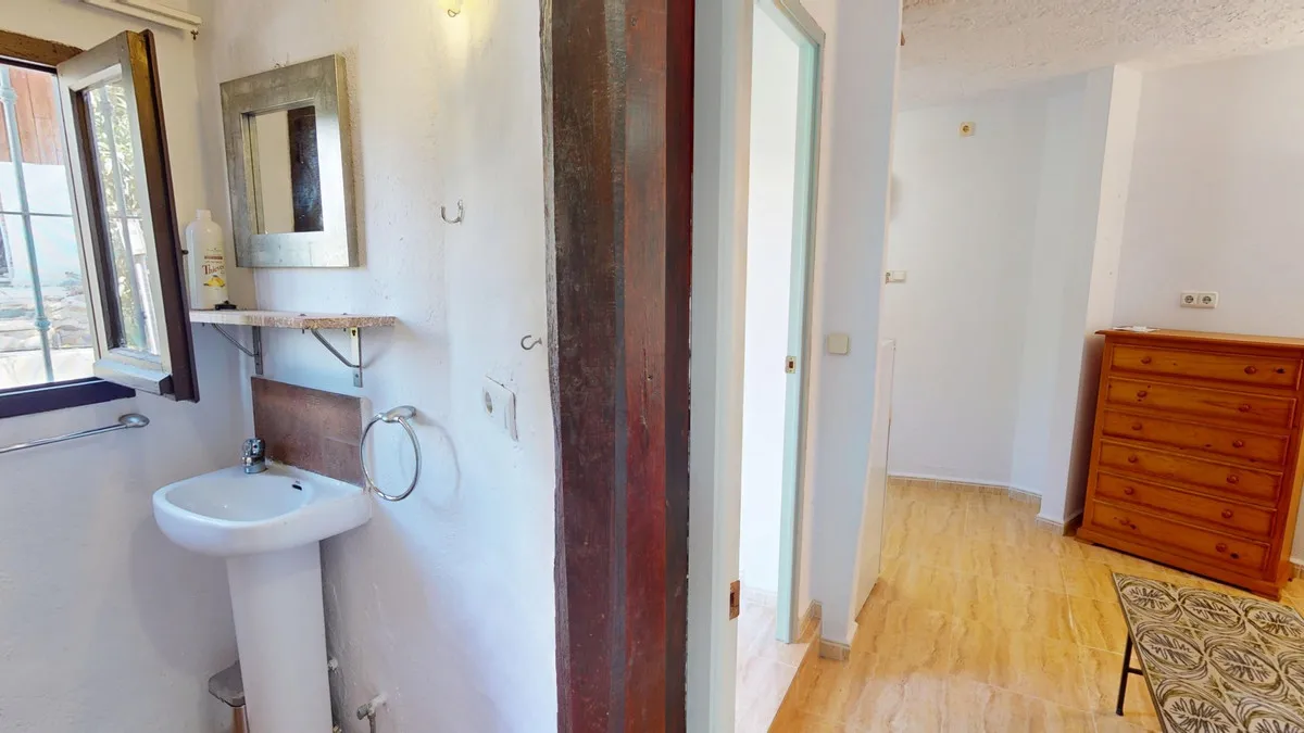 4f8199f5-3190-4a7e-9462-84e40a75fe74