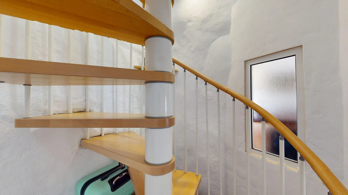 f0ada173-b00b-48dd-9e52-6ab37fc7d334