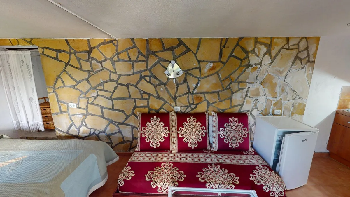 fb7a17bb-7d46-462e-8219-eb2cad364733