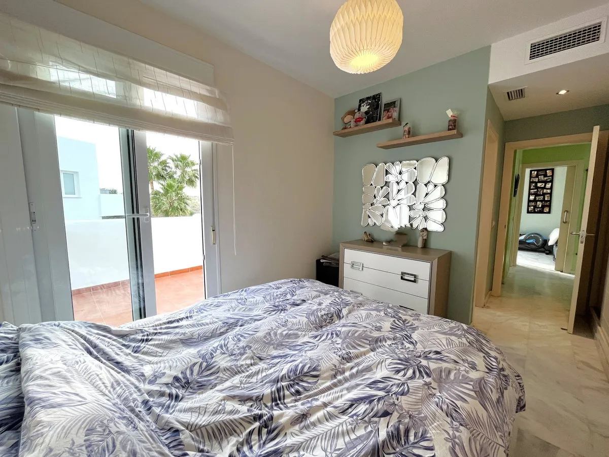 7aea5af6-db57-48e2-84ec-639421fac925