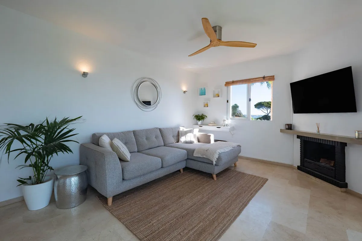 ce8f5525-21f1-4bda-80b2-fd286bff7ce9