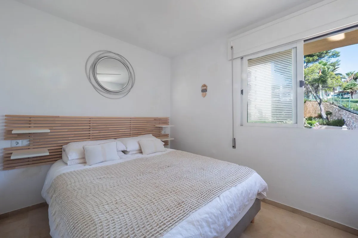 f04e19ce-f4f2-4b9b-98c4-3fa10349b3ce