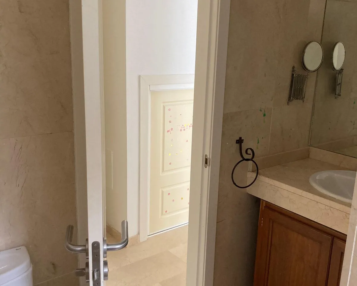 317b76ff-9b3f-4462-8670-628946a357ba