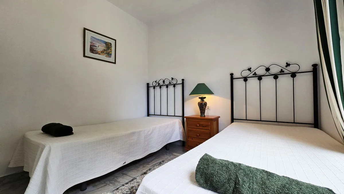 6c5a0268-b1fb-4ea3-922b-15c7b6aee4bf