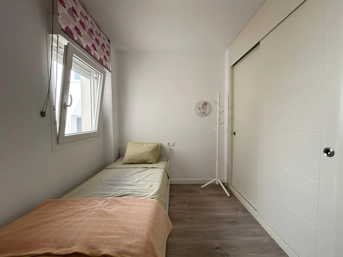 f6b7ddc4-a5aa-4ab1-aad6-3032fa040e57