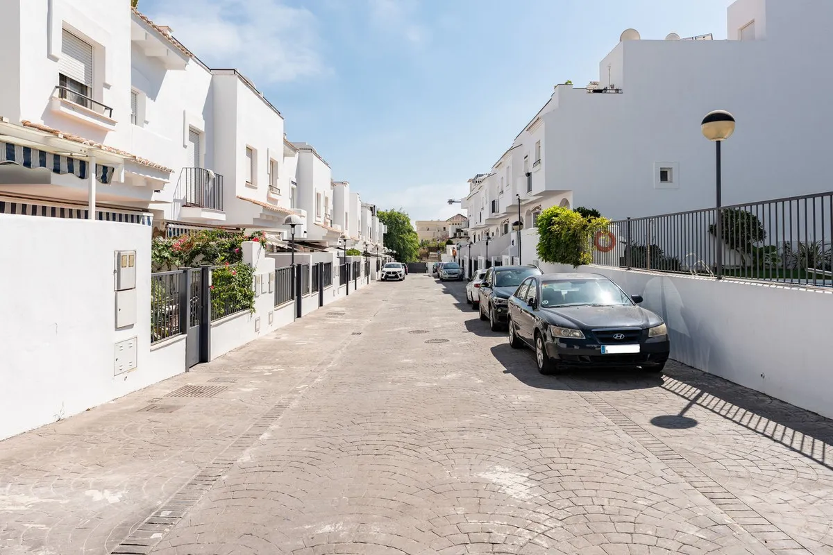 5fb3fe9a-8cb0-4383-b7d4-9f288d2eb6dc