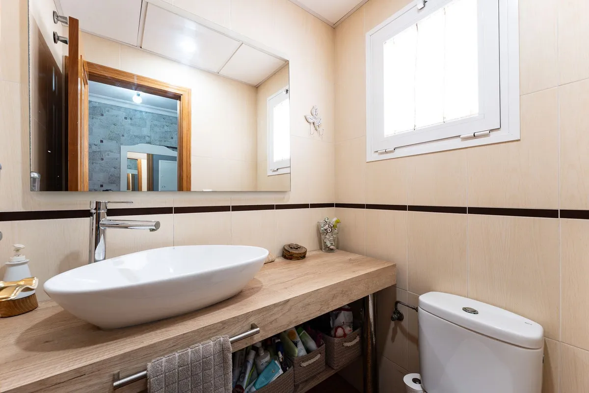 db02c903-a2d9-41e4-b6b0-b20a2181e331