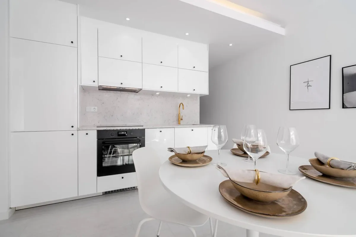 2beabb5e-434f-443d-a073-93be48d334fd