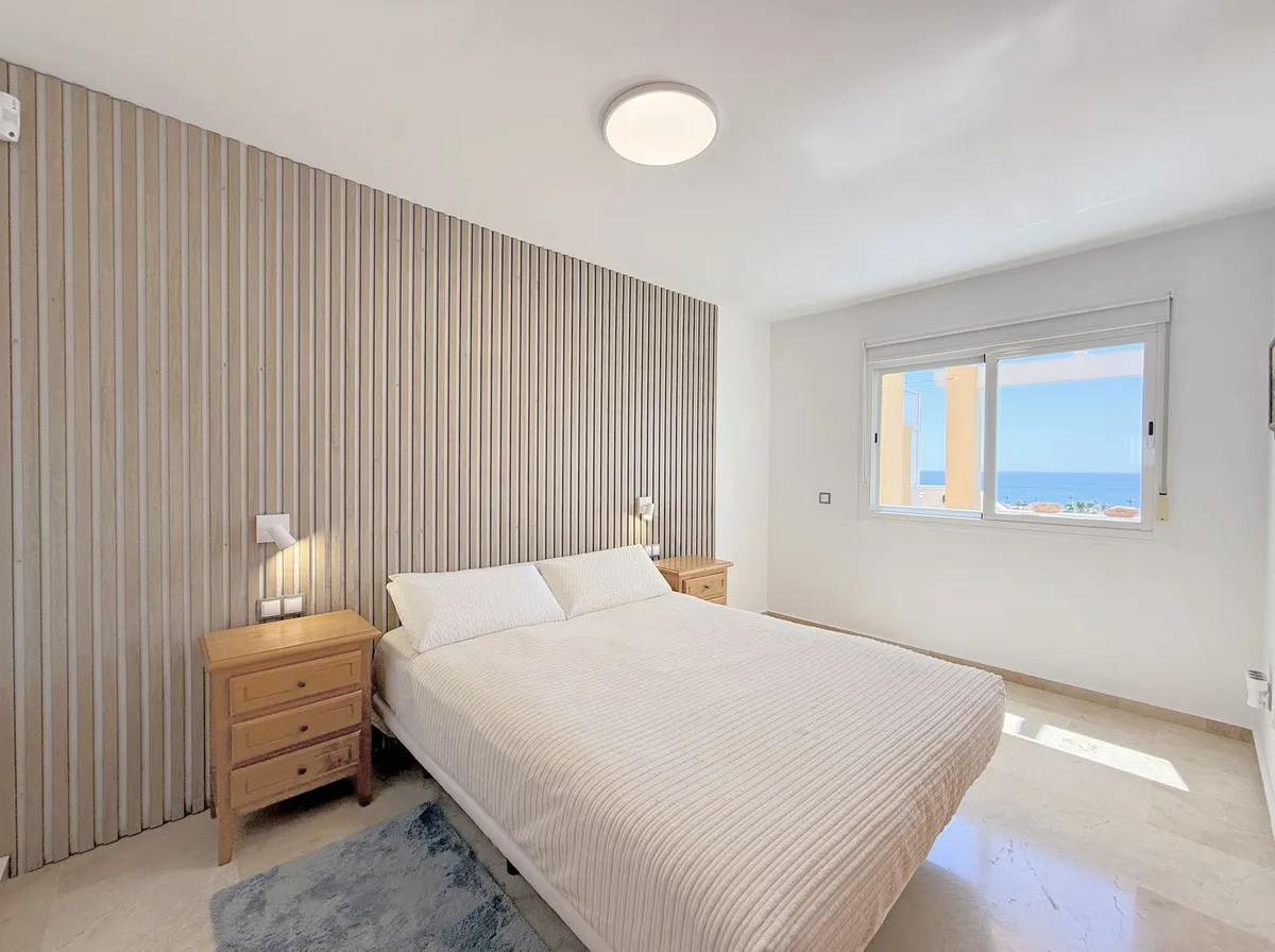 148b0ccb-5d23-424b-9603-7861f0d292a2