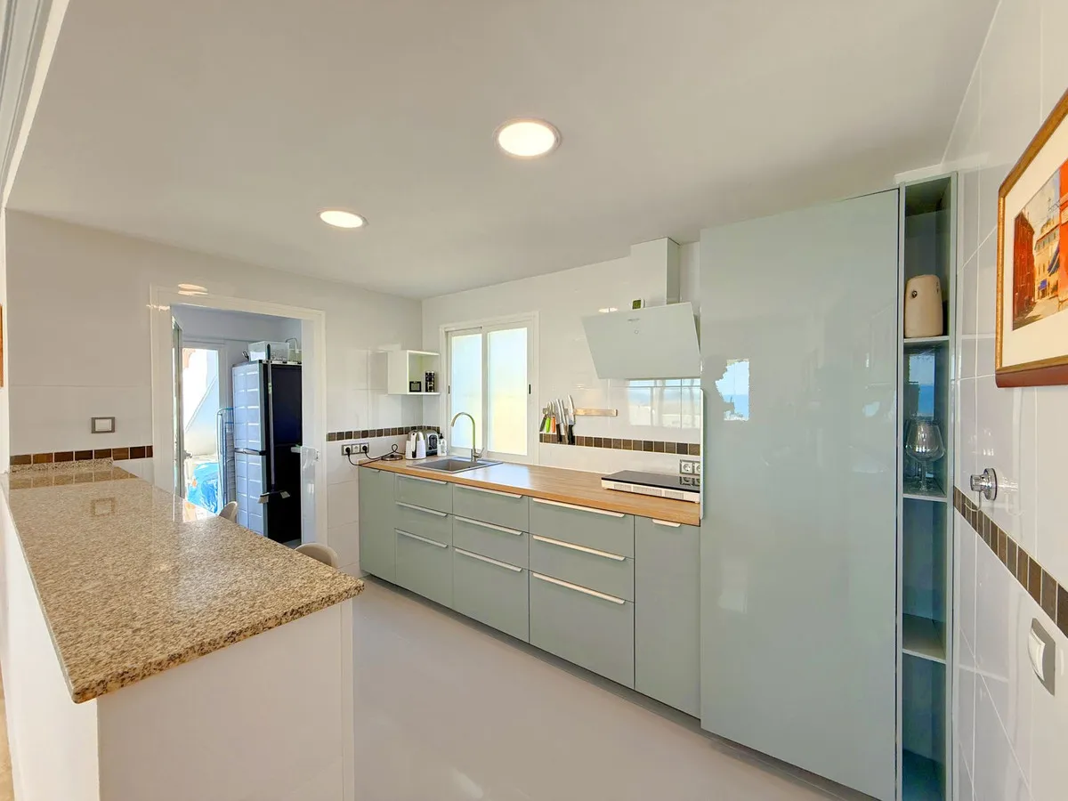 ea984251-60be-418e-8ad4-3cd918772eae