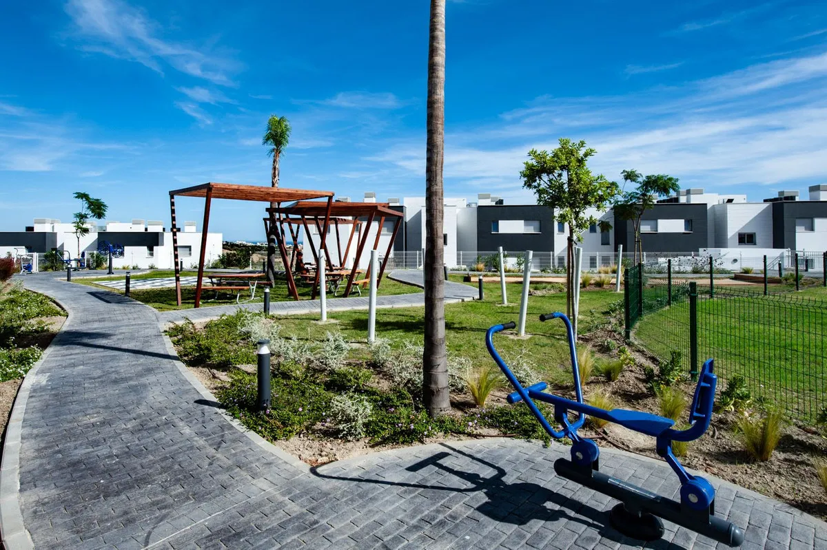 0e55d845-3b5f-469e-9173-9a856f016455