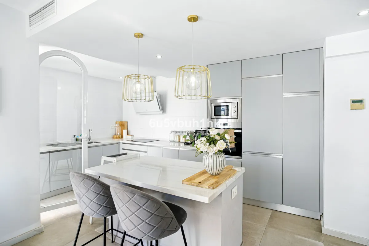 b0414092-af03-45fb-af5e-8c0bdfb2018d