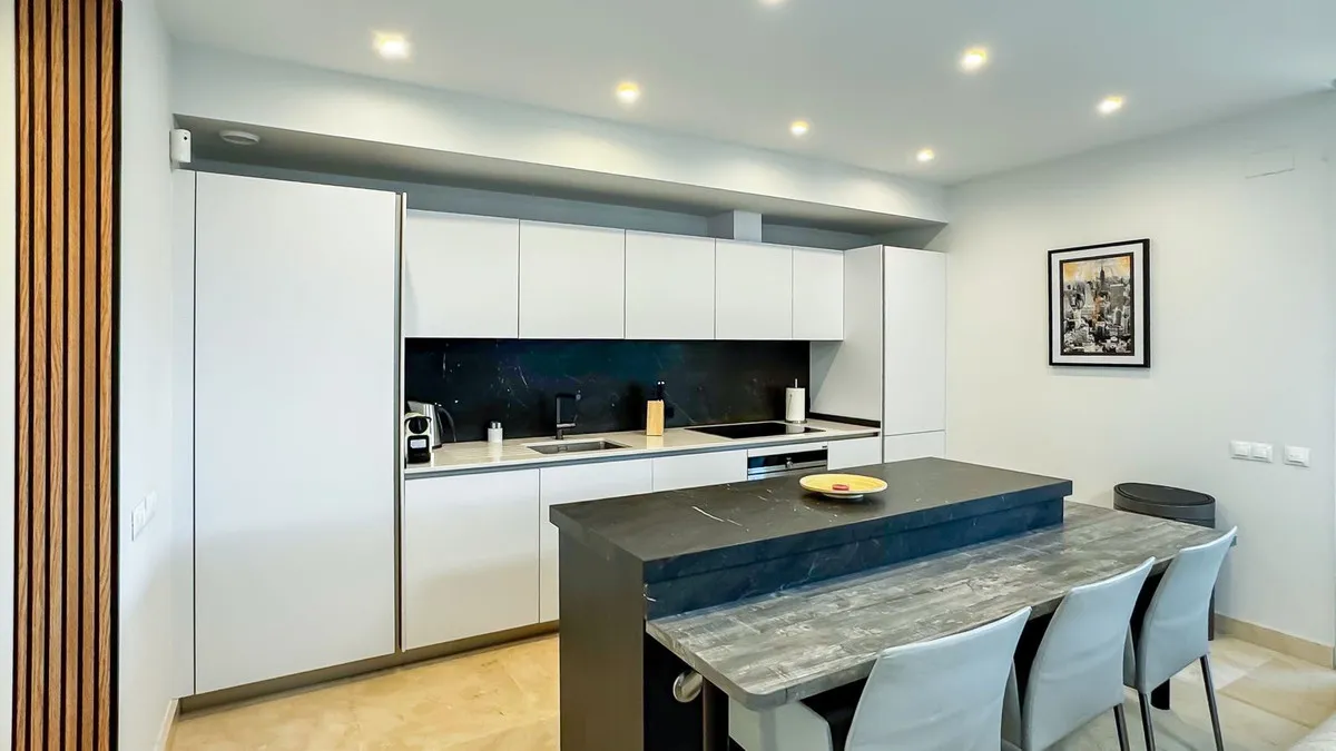 cf9fb147-43d9-4345-b802-acc7463b6b18