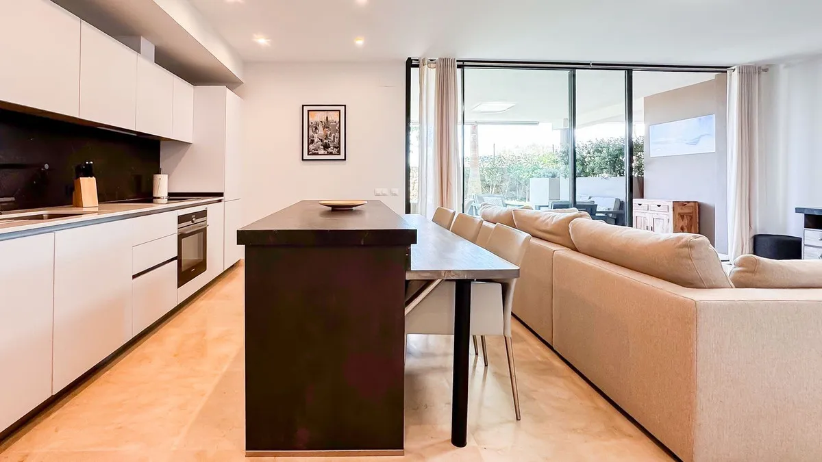 f567982f-bb0a-4c6f-9d2b-3f3e49351491