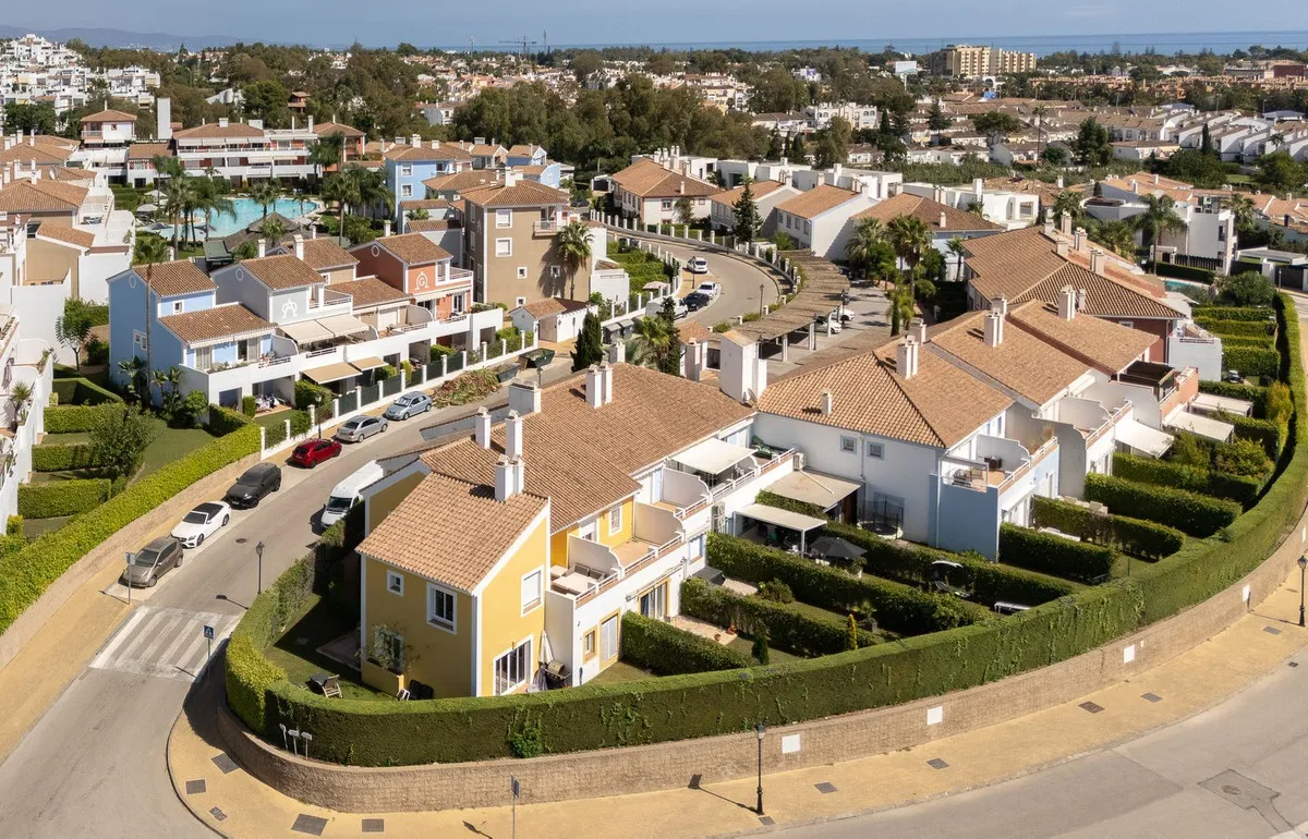 1021b11e-9fd3-4495-8c45-32950dfa2a27