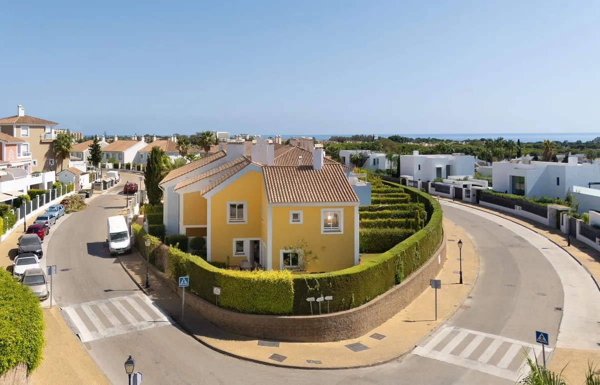 6765df0a-8801-43fa-bf79-326b9102ea94