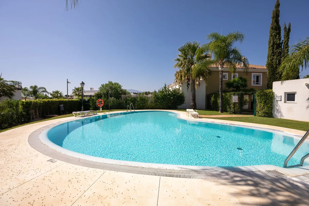 a162e1c2-cfa7-4e1f-8a24-3e7d33fac345