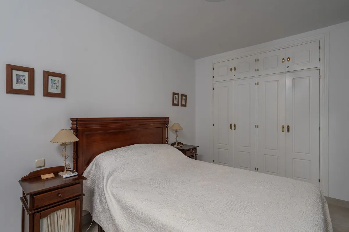 fc2187b1-71e2-43e5-b75d-17f80971d5c9