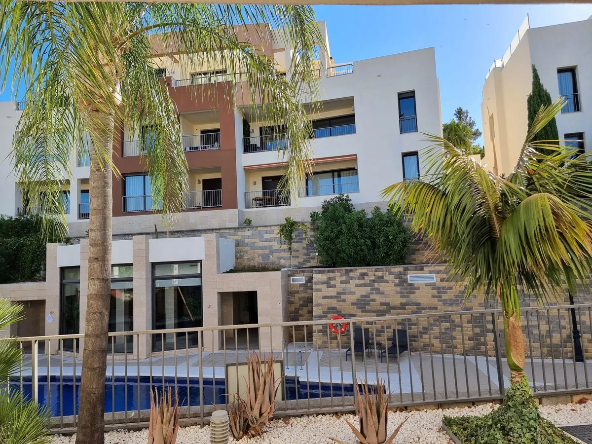 e144d1cf-16b2-4fb4-bcff-0d9510dc9c55