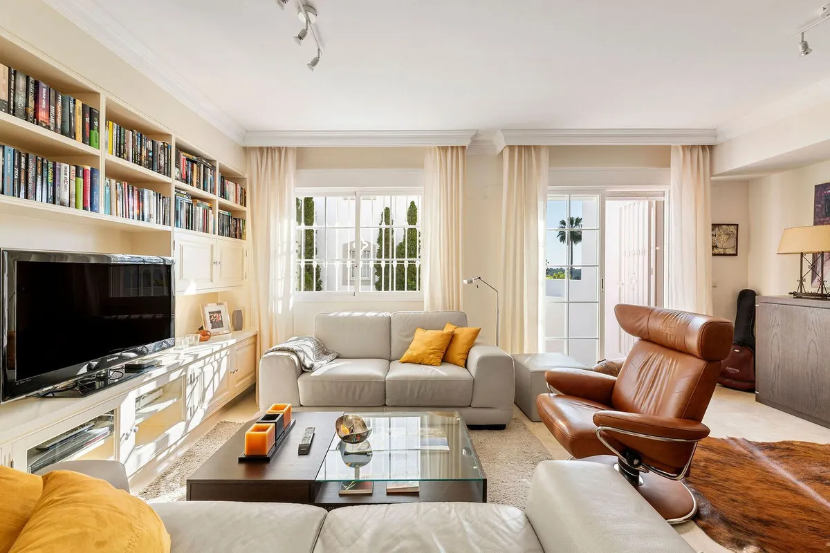 3c4211a4-492d-4250-992f-ffb806b3b51f