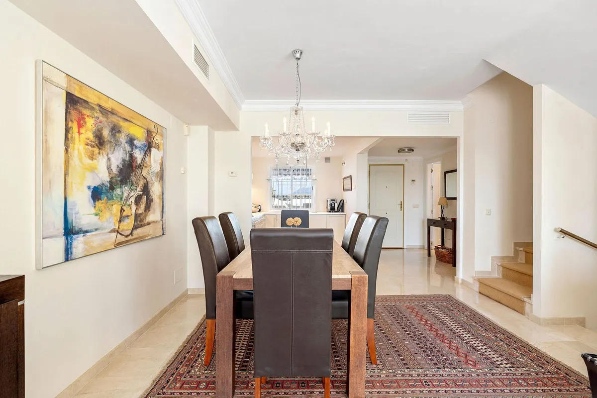 4ef2d100-2d68-42e3-82cd-8a669ad0406f